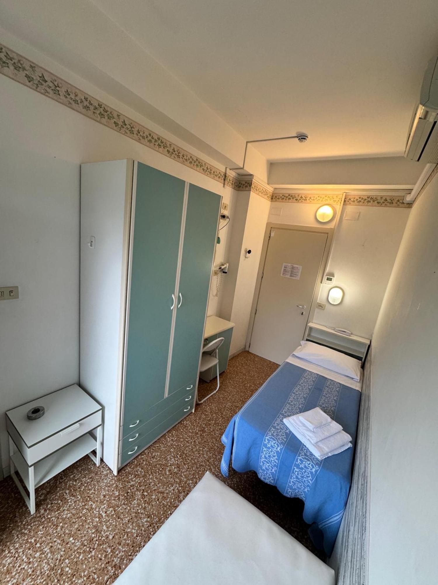 Hotel Urania Nuova Gestione Rimini Exterior foto