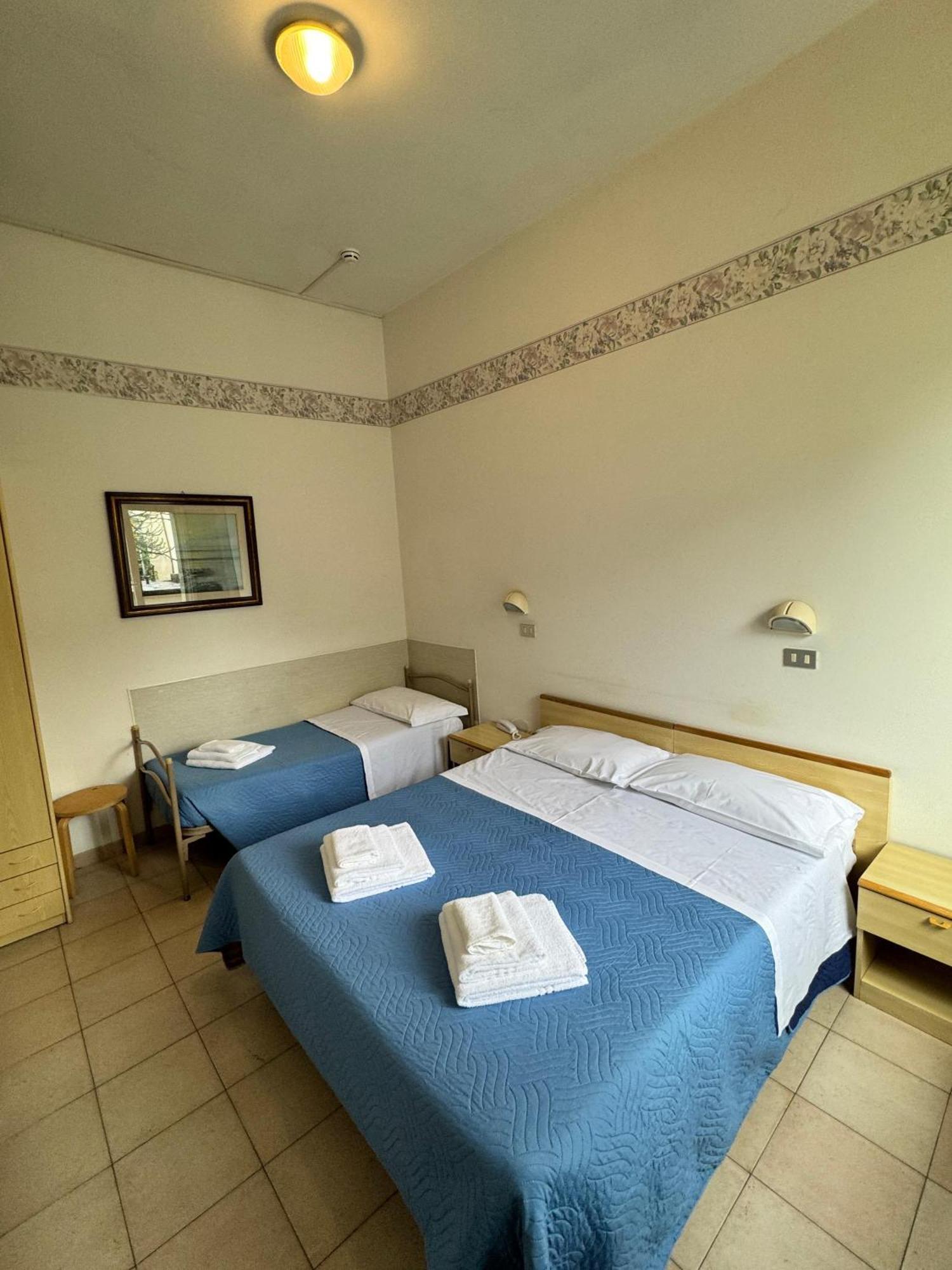 Hotel Urania Nuova Gestione Rimini Exterior foto