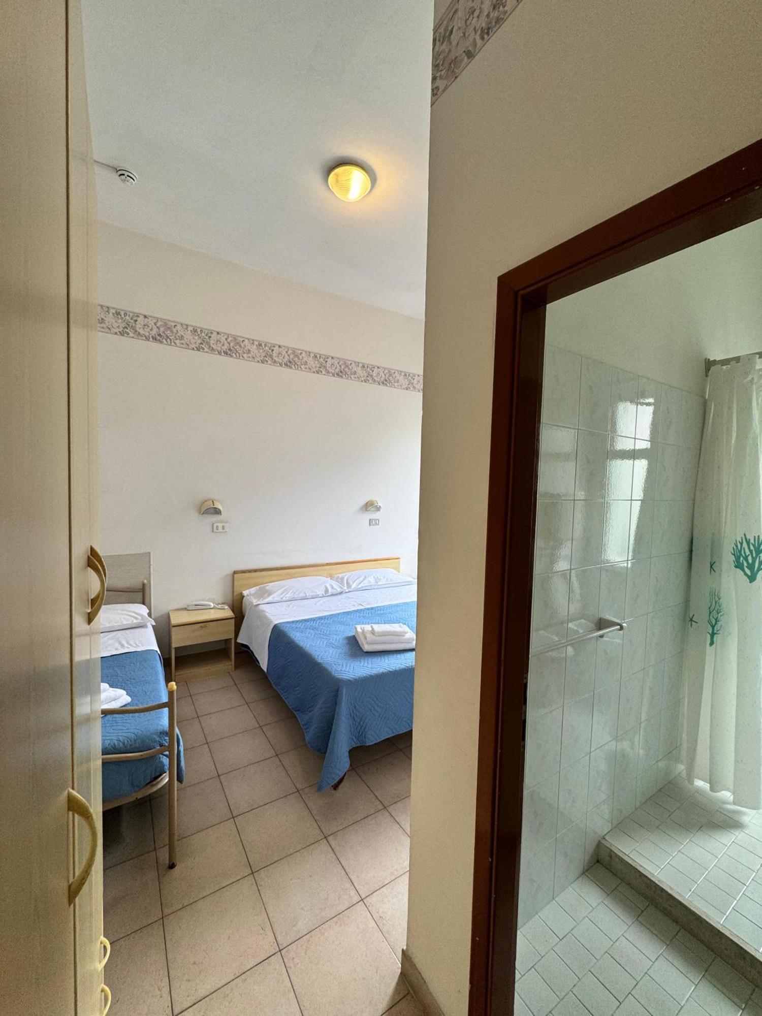 Hotel Urania Nuova Gestione Rimini Exterior foto