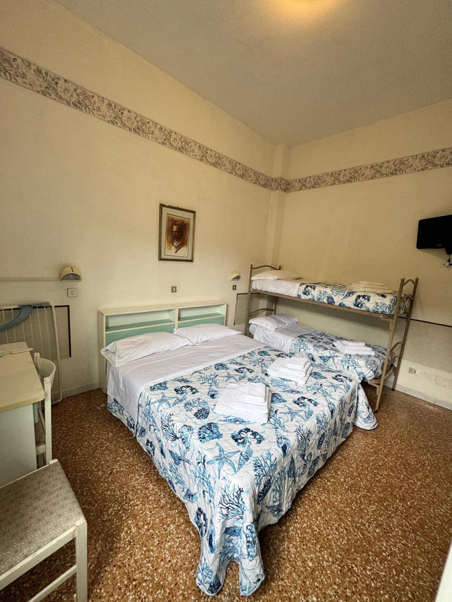 Hotel Urania Nuova Gestione Rimini Exterior foto