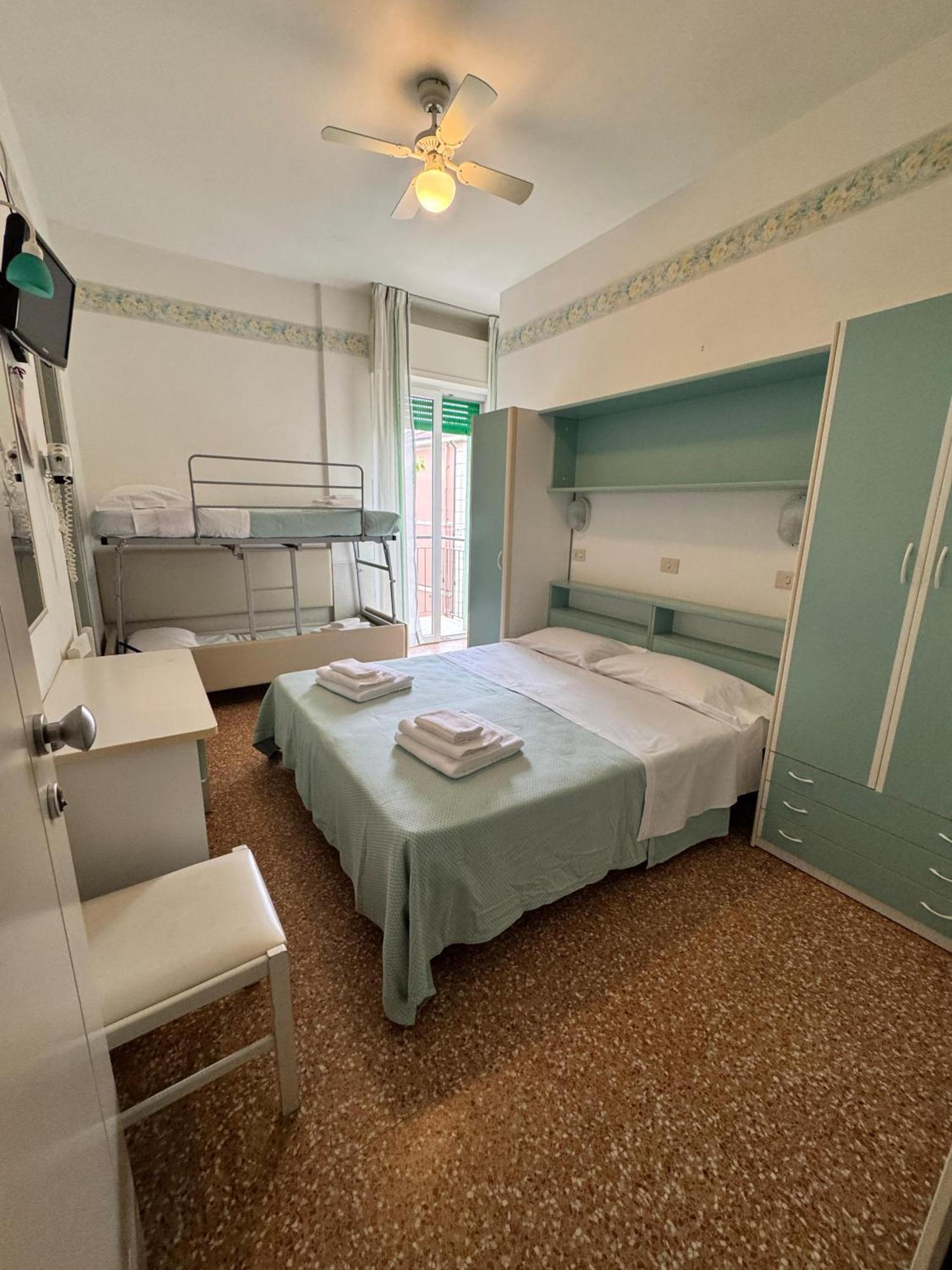 Hotel Urania Nuova Gestione Rimini Exterior foto
