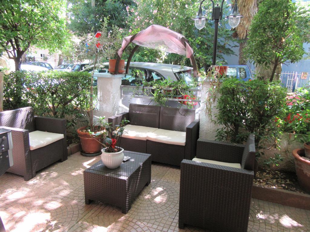 Hotel Urania Nuova Gestione Rimini Exterior foto